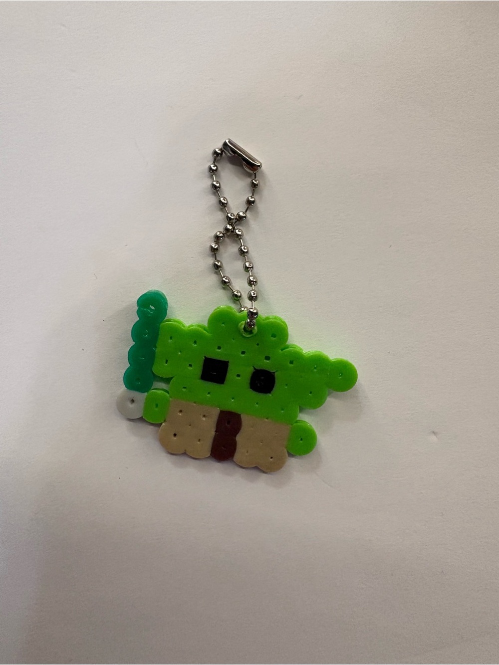 & Other Stories Green Alien Bead Keychain with Silver Chain
